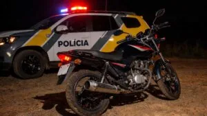 Motocicleta apreendida pela PM após abordagem na zona rural de Cruzmaltina