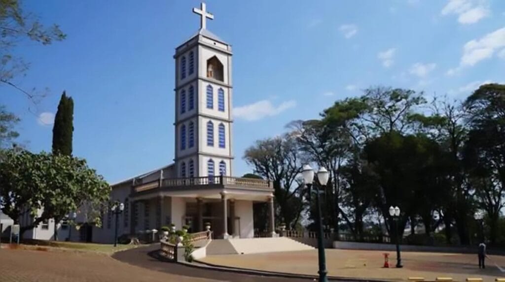 Praça da Paroquia Bom Jesus de Ivaiporã
