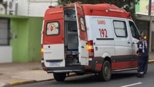 Polícia Militar registrou acidente sem ilicitude após queda de motociclista na Avenida Brasil, em Ivaiporã