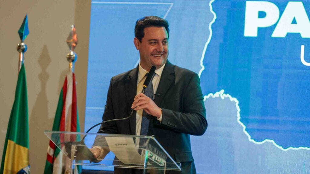 Governador Ratinho Junior durante evento oficial no Paraná