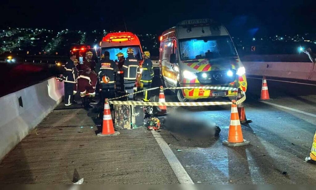 Equipes atendem acidente na BR-376 após colisão entre motociclista e carreta em Jandaia do Sul