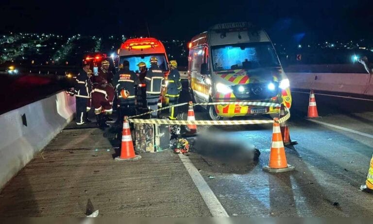 Equipes atendem acidente na BR-376 após colisão entre motociclista e carreta em Jandaia do Sul