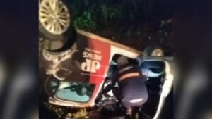 Profissionais da imprensa da Ric TV após acidente na PR-090 no norte do Paraná