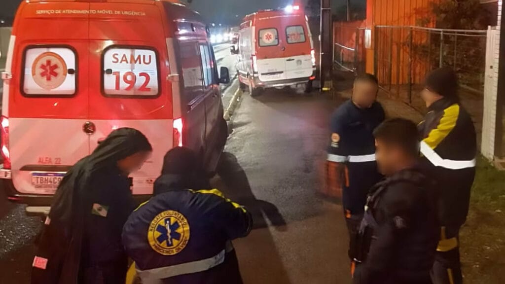 Socorrista do Samu é atropelado durante atendimento a acidente em São José dos Pinhais Socorrista do Samu durante atendimento de acidente em via urbana de São José dos Pinhais