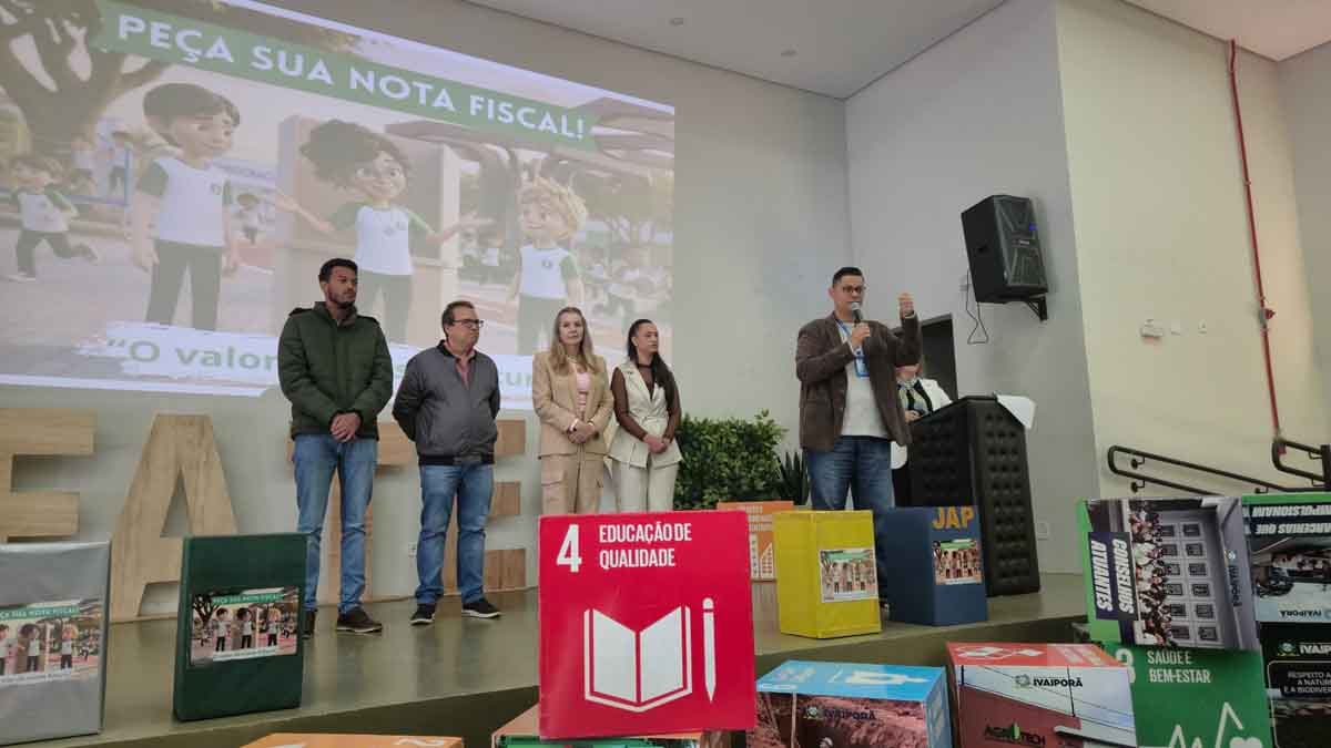 Projeto sobre educação fiscal mobiliza estudantes em parceria entre Prefeitura e Fatec Ivaiporã Estudantes participam de ação sobre educação fiscal em Ivaiporã