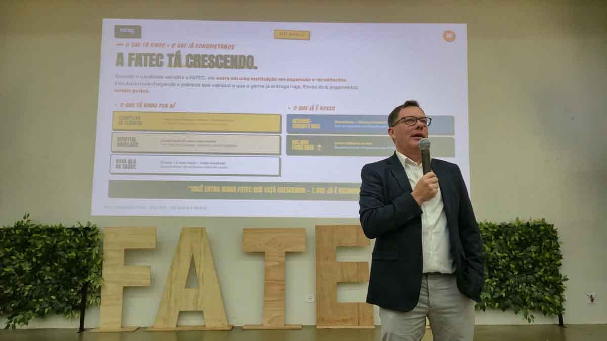 Fatec Ivaiporã promove Encontro Pedagógico com integração e lançamento do Vestibular de Inverno Direção, professores e colaboradores durante Encontro Pedagógico da Fatec Ivaiporã