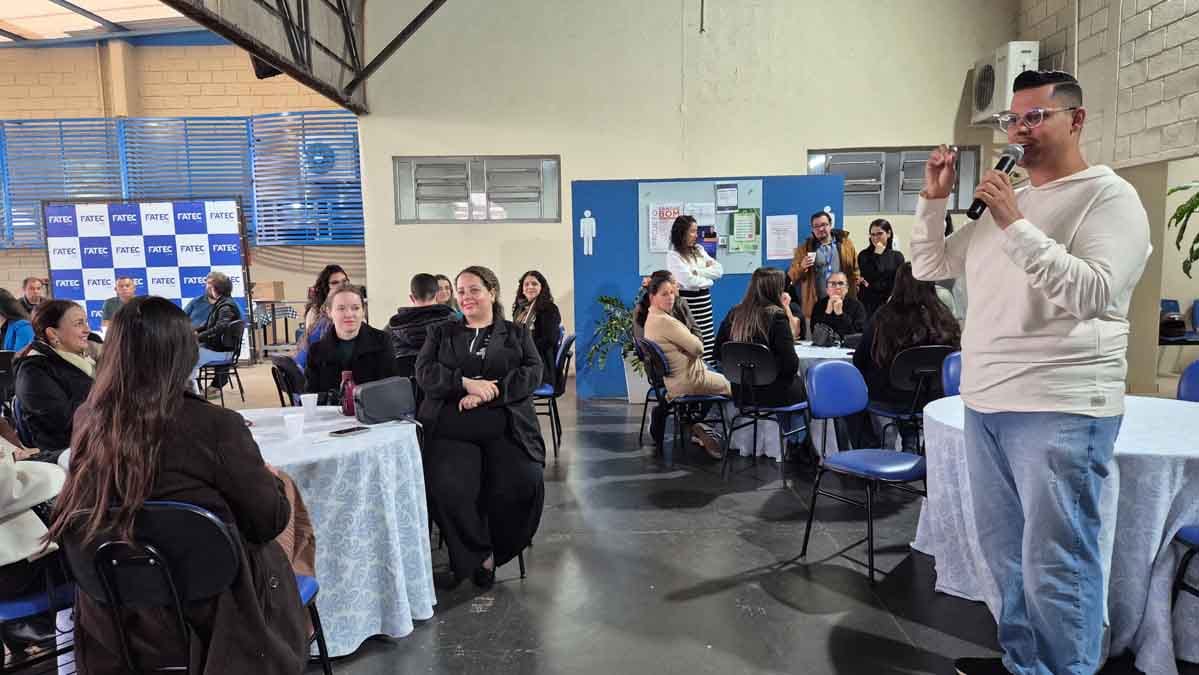 Fatec Ivaiporã promove Encontro Pedagógico com integração e lançamento do Vestibular de Inverno Direção, professores e colaboradores durante Encontro Pedagógico da Fatec Ivaiporã