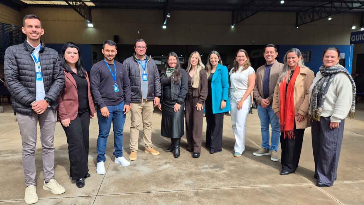 Fatec Ivaiporã promove Encontro Pedagógico com integração e lançamento do Vestibular de Inverno Direção, professores e colaboradores durante Encontro Pedagógico da Fatec Ivaiporã