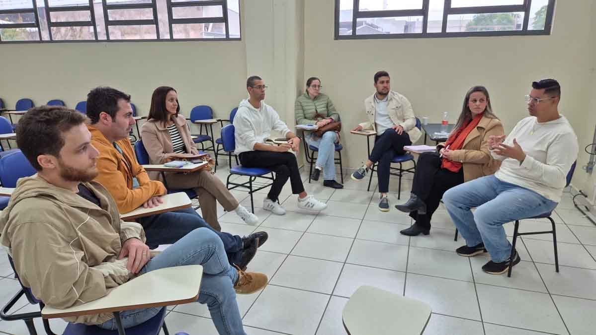 Fatec Ivaiporã promove Encontro Pedagógico com integração e lançamento do Vestibular de Inverno Direção, professores e colaboradores durante Encontro Pedagógico da Fatec Ivaiporã