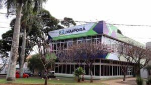 Fachada da Prefeitura de Ivaiporã, que divulgou nota sobre incidente em CMEI da rede municipal