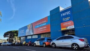 Fachada da Fatec Ivaiporã, que lançou o Vestibular de Inverno 2026 e anunciou expansão milionária