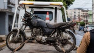 Polícia Militar apreende moto após condutor fugir durante abordagem em Ivaiporã