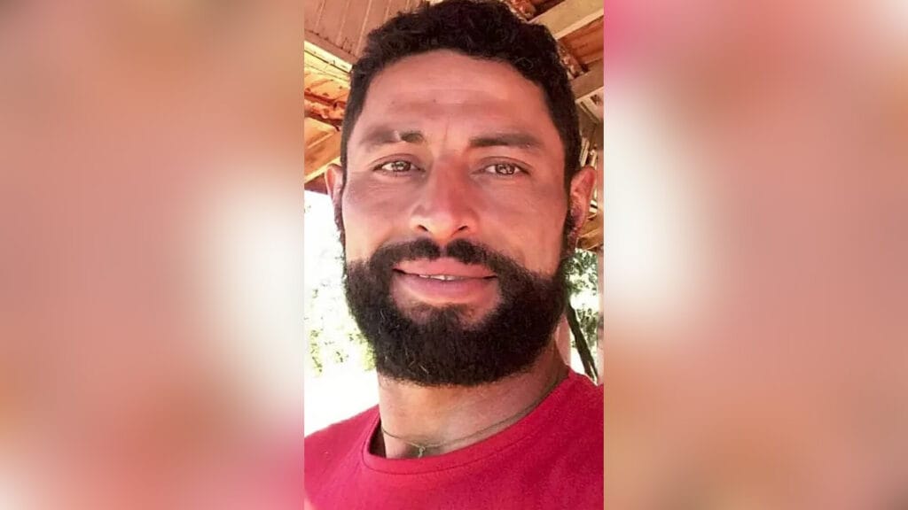 Homem esfaqueado no Parque Bela Vista em Apucarana foi socorrido pelo Samu após crime em antigo frigorífico