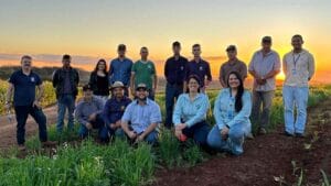 Acadêmicos da Fatec Ivaiporã apresentam práticas sustentáveis em lavoura de café de Lidianópolis