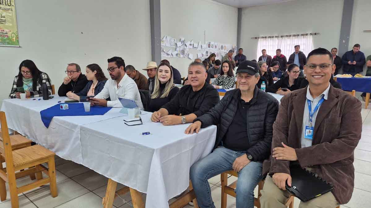 Roni Ferreira representa Fatec Ivaiporã na reunião do Território Vale do Ivaí em Ariranha do Ivaí Roni Ferreira participa de reunião do Território Vale do Ivaí em Ariranha do Ivaí