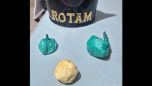 Polícia Militar prendeu dois homens e apreendeu cocaína durante abordagem na PR-466, em Lidianópolis