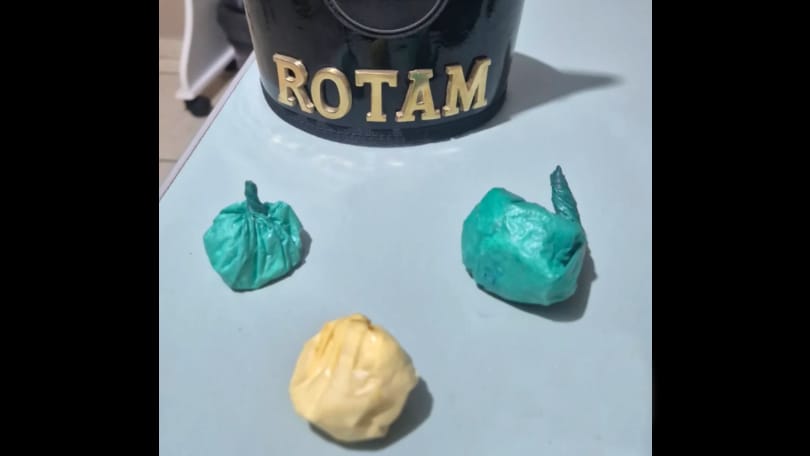 Polícia Militar prendeu dois homens e apreendeu cocaína durante abordagem na PR-466, em Lidianópolis