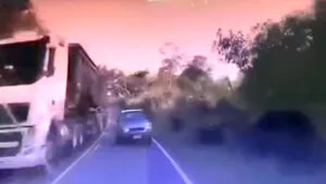 Vídeo mostra momento de ultrapassagem antes de acidente na PR-340 entre Jaguapitã e Guaraci