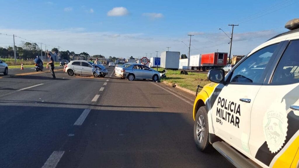 Acidente na PR-444, em Arapongas, terminou com duas mortes e deixou um homem gravemente ferido
