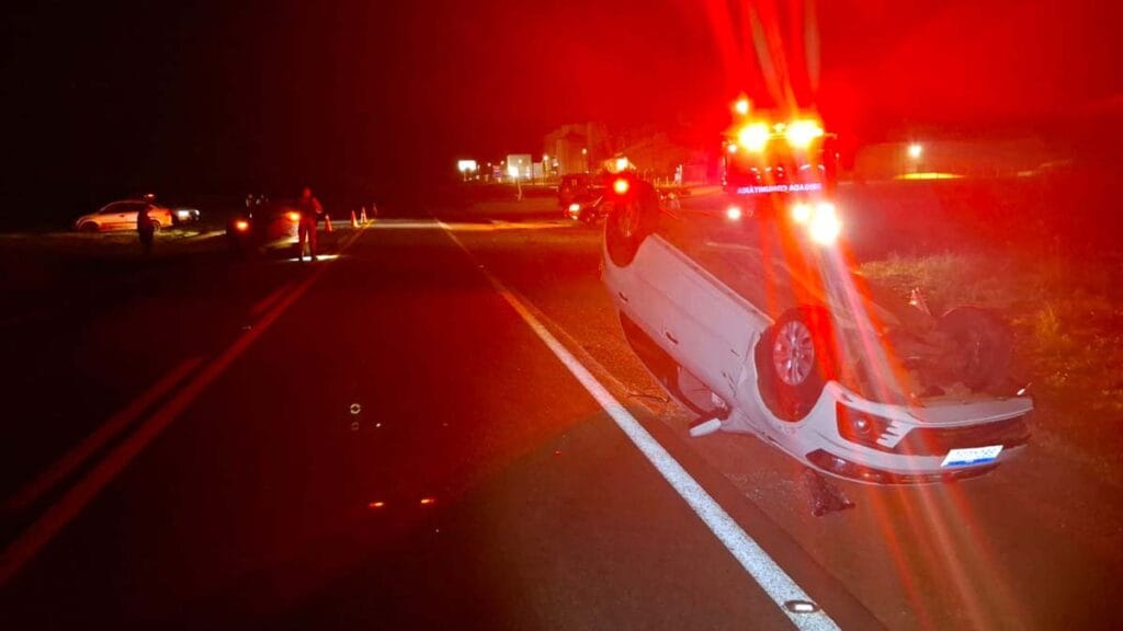 Acidente entre dois carros registrado na PR-090 em Assaí deixou seis pessoas feridas