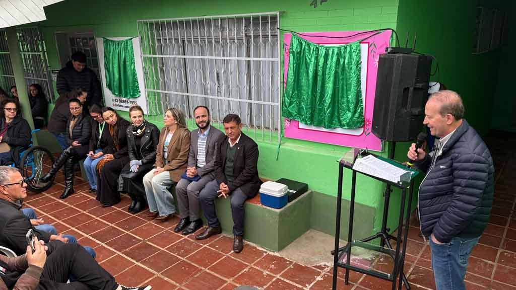 Prefeitura de Ivaiporã inaugura sede compartilhada para Afama e Associação Flor de Lótus Nova sede compartilhada da Afama e da Flor de Lótus passa a concentrar atendimentos e projetos voltados a famílias de pessoas com autismo e pacientes em tratamento contra o câncer em Ivaiporã.