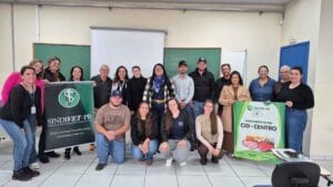 Médicos veterinários participam de treinamento promovido pelo CID Centro e Sindivet na Fatec Ivaiporã.