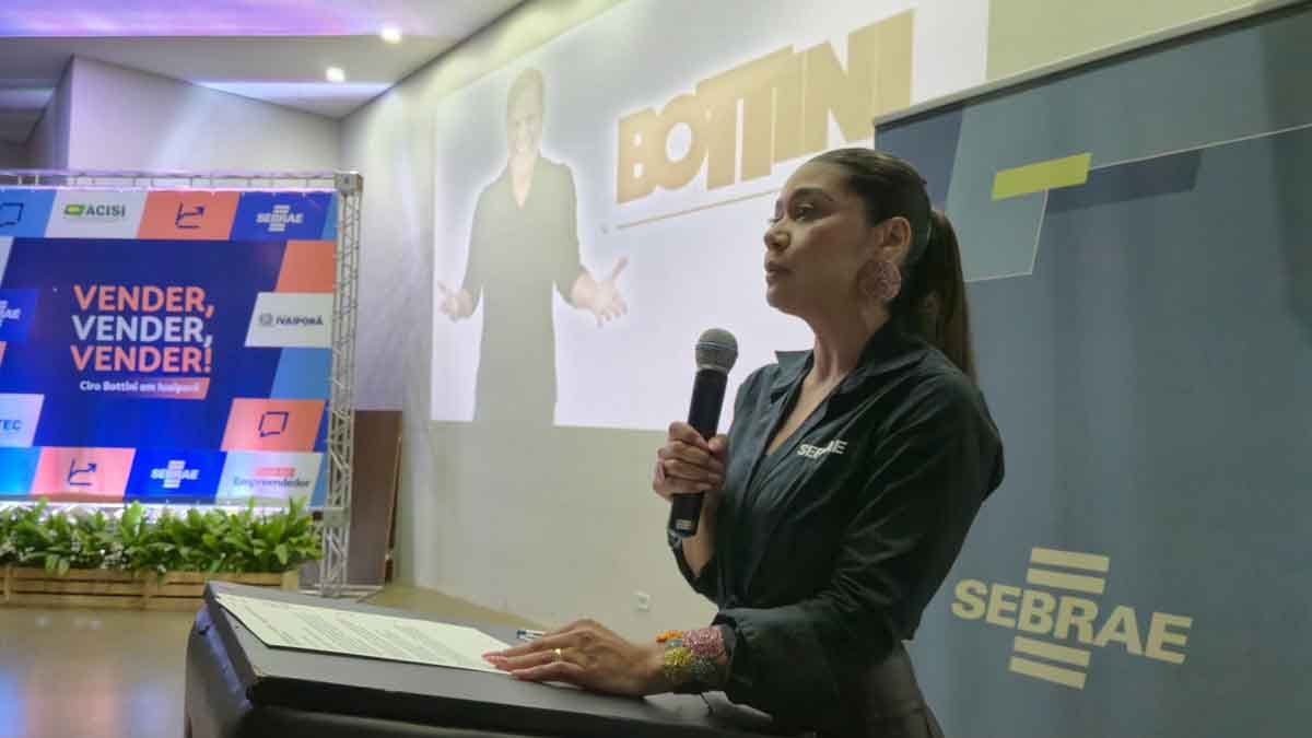 Ciro Bottini compartilha experiências e estratégias de vendas em palestra na Fatec Ivaiporã Ciro Bottini palestra para empresários, comerciantes e acadêmicos durante evento sobre vendas realizado na Fatec Ivaiporã