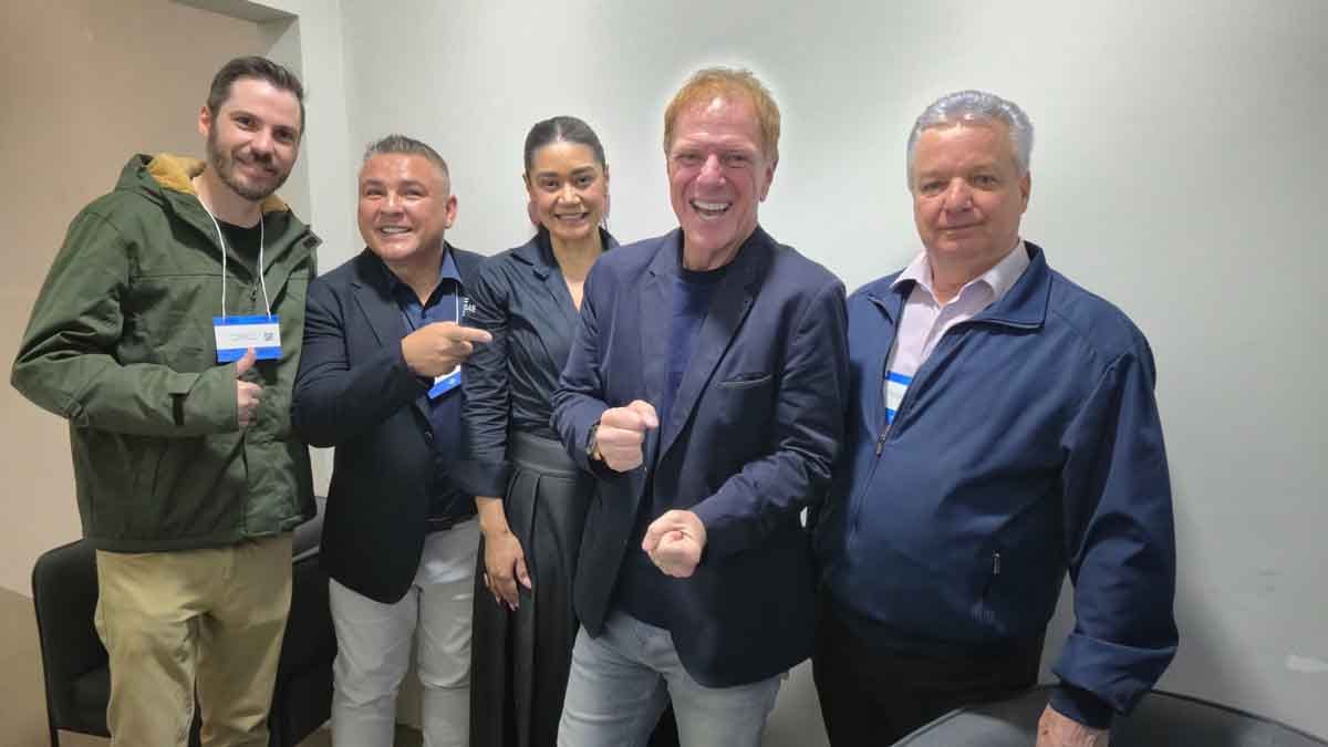 Ciro Bottini compartilha experiências e estratégias de vendas em palestra na Fatec Ivaiporã Ciro Bottini palestra para empresários, comerciantes e acadêmicos durante evento sobre vendas realizado na Fatec Ivaiporã