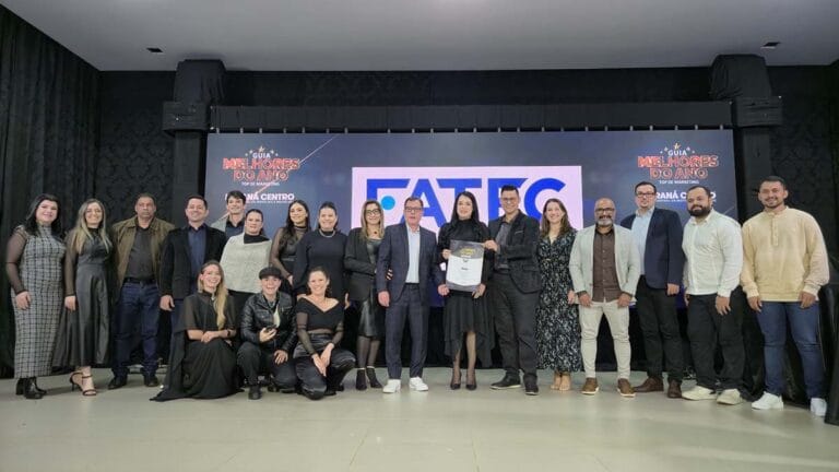 Fatec Ivaiporã recebe certificado Melhores do Ano durante evento realizado em Ivaiporã