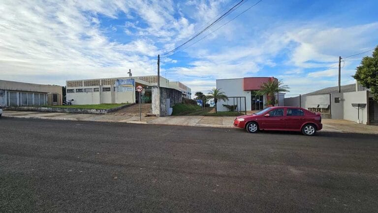 Polícia Militar realiza diligências após furto em três prédios públicos e roubo de veículo da Secretaria Municipal de Saúde em Borrazópolis.
