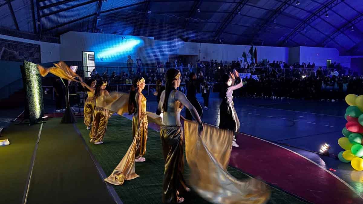Ivaiporã abre fase macrorregional dos Jogos Escolares do Paraná Cerimônia de abertura da fase macrorregional dos Jogos Escolares do Paraná em Ivaiporã