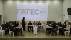 Acadêmicos de Direito participam de júri simulado na Fatec Ivaiporã