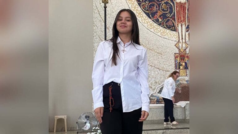 Maria Eduarda Silva de Oliveira está internada na UTI do Hospital e Maternidade de Ivaiporã