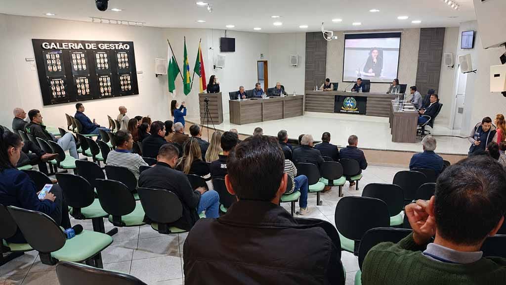 Ivaiporã inicia discussão sobre regras para bicicletas elétricas, patinetes e ciclomotores Audiência pública na Câmara de Ivaiporã debateu segurança, fiscalização e regulamentação de bicicletas elétricas, patinetes e outros veículos de mobilidade individual