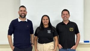 Acadêmicos de Gestão de Recursos Humanos da Fatec Ivaiporã participam de entrevistas de candidatos durante processo seletivo realizado em parceria com a Simex Máquinas Agrícolas.