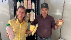Expositores apresentam produtos artesanais durante a Exposição Riquezas do Vale em Ivaiporã