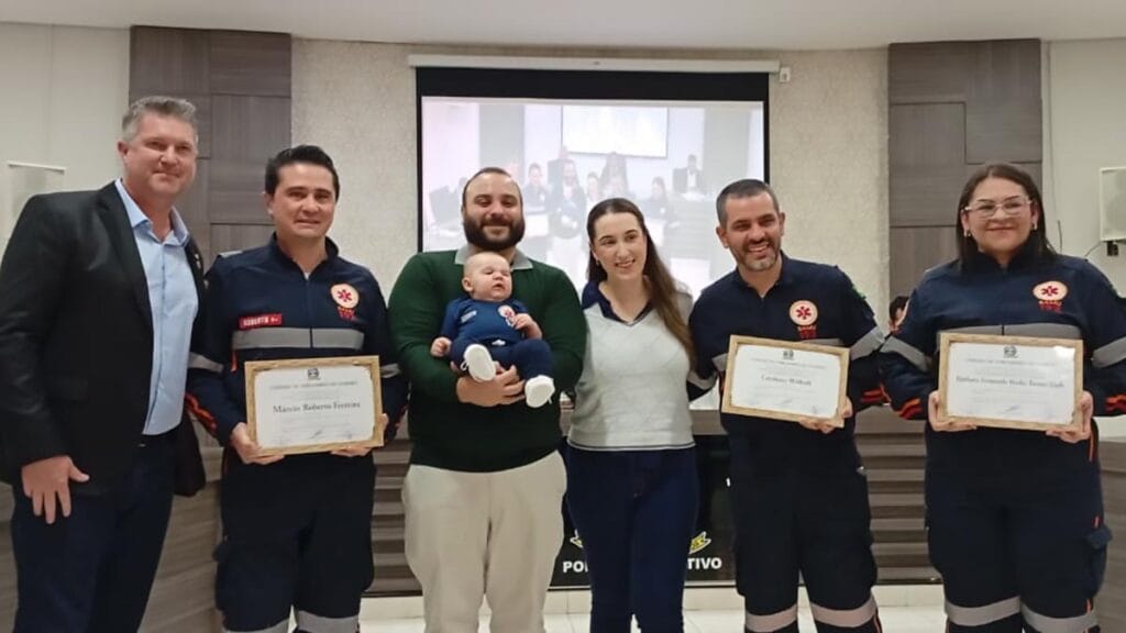 Equipe do Samu de Ivaiporã recebe Moção de Aplausos na Câmara Municipal