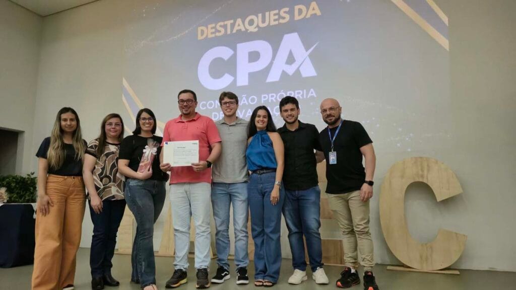 Professores homenageados pela Comissão Própria de Avaliação da Fatec Ivaiporã receberam certificados com base na avaliação feita pelos estudantes no primeiro semestre de 2026.