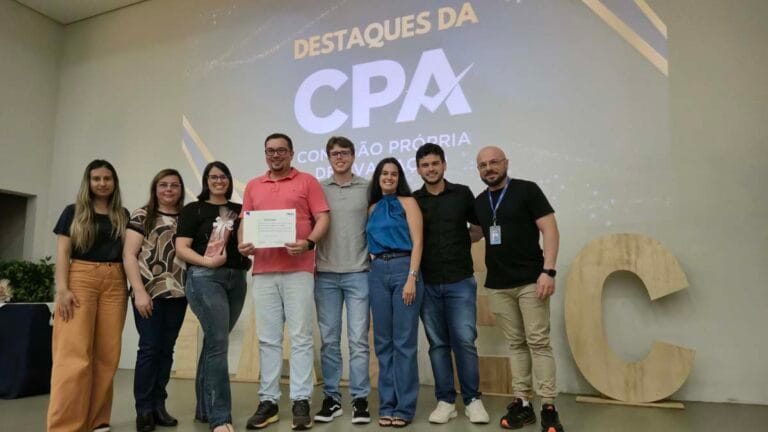 Professores homenageados pela Comissão Própria de Avaliação da Fatec Ivaiporã receberam certificados com base na avaliação feita pelos estudantes no primeiro semestre de 2026.
