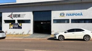 Autoridades inauguram a nova estrutura da Academia da Saúde durante cerimônia em Ivaiporã.