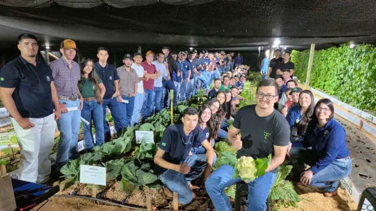 Estudantes de Agronomia da Fatec Ivaiporã apresentaram experimentos de horticultura desenvolvidos ao longo do semestre no Núcleo de Práticas Agronômicas (NPA).