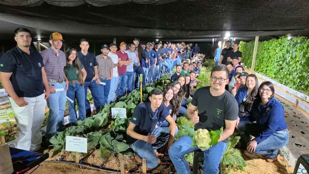 Ivan Maldonado / Notícias Online Estudantes de Agronomia da Fatec Ivaiporã apresentaram experimentos de horticultura desenvolvidos ao longo do semestre no Núcleo de Práticas Agronômicas (NPA).