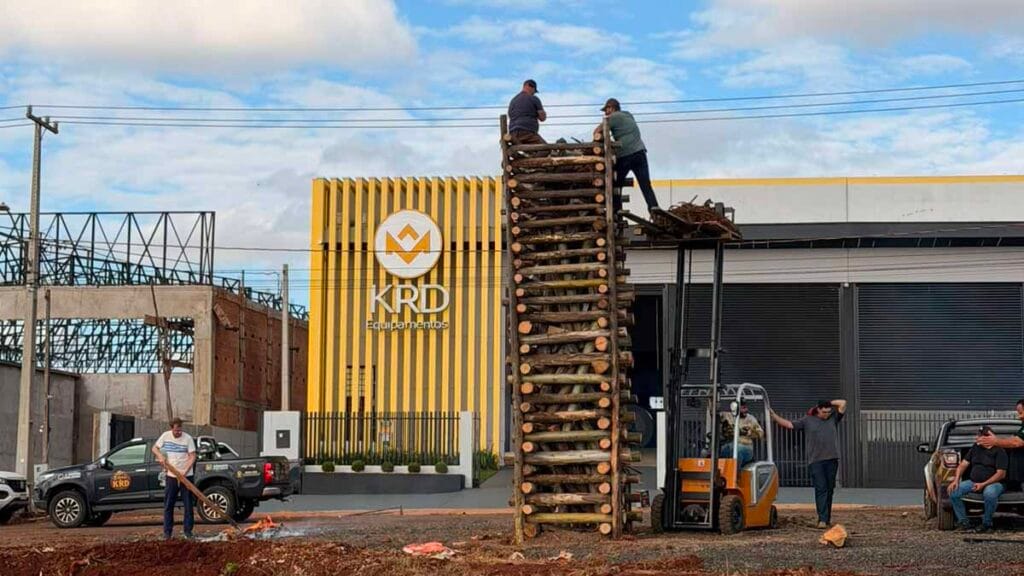 Estrutura do 2º Arraiá da KRD Equipamentos está pronta para receber o público neste sábado (1º), ao lado da sede da empresa, na PR-466