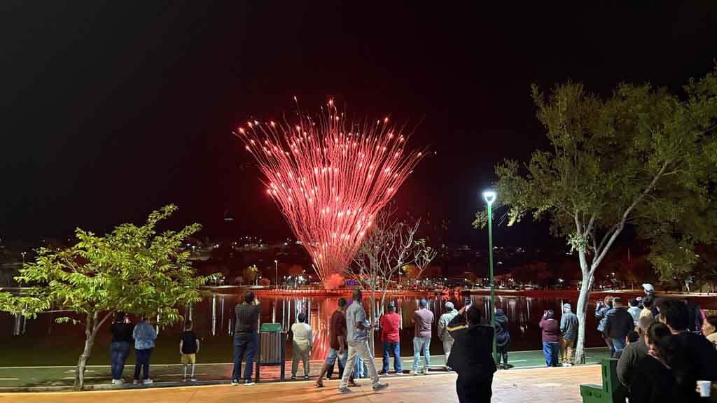 Arraiá de Ivaiporã confirma sucesso com shows, quadrilhas e grande público, veja fotos Grande público prestigia o Arraiá de Ivaiporã no Parque Ambiental Jardim Botânico durante apresentações de quadrilhas e shows