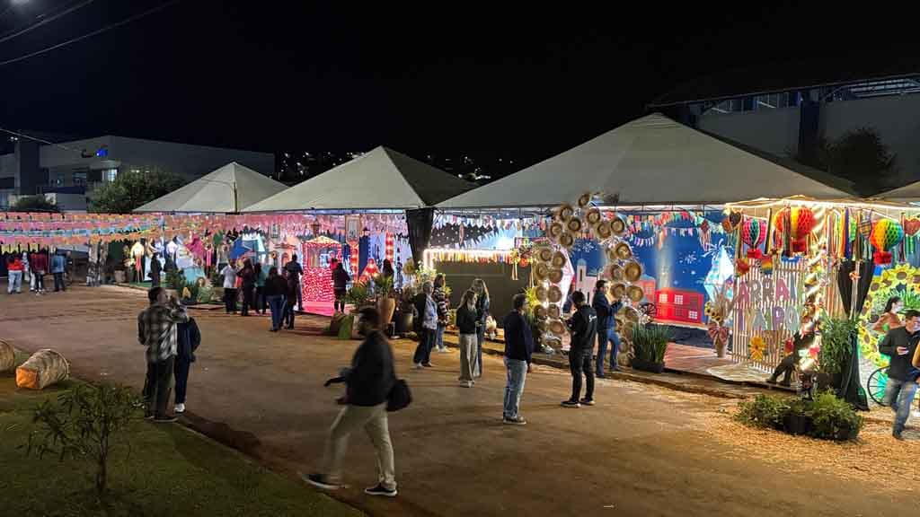 Arraiá de Ivaiporã confirma sucesso com shows, quadrilhas e grande público, veja fotos Grande público prestigia o Arraiá de Ivaiporã no Parque Ambiental Jardim Botânico durante apresentações de quadrilhas e shows