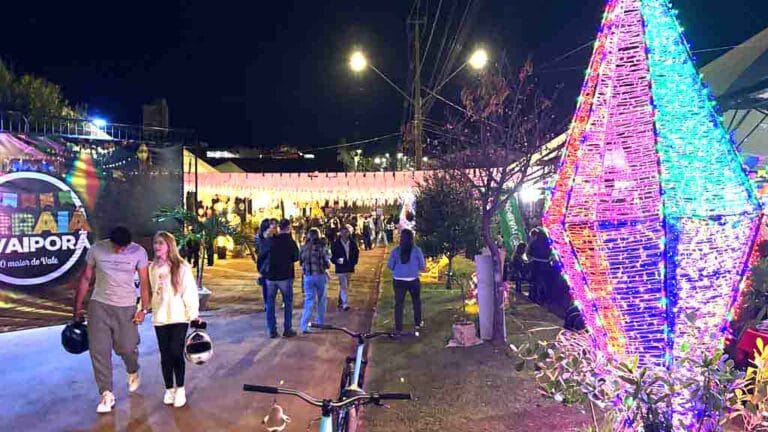 Grande público prestigia o Arraiá de Ivaiporã no Parque Ambiental Jardim Botânico durante apresentações de quadrilhas e shows