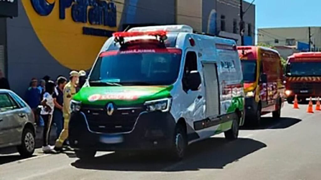 Samu e Corpo de Bombeiros atendem menina atropelada na Avenida Brasil, em Ivaiporã.