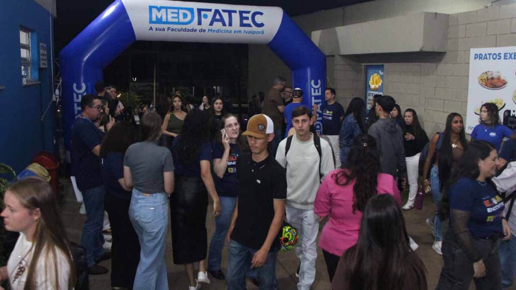 Calouros da Fatec Ivaiporã participam da recepção do segundo semestre durante evento de lançamento do Vestibular 2027.