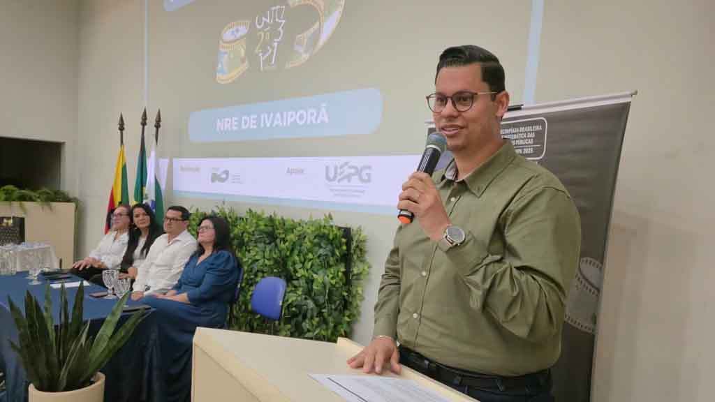 Cerimônia da 20ª OBMEP na Fatec Ivaiporã reuniu estudantes premiados, familiares, professores e autoridades da educação regional.