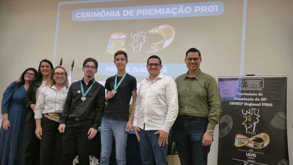 Cerimônia da OBMEP é realizada na Fatec Ivaiporã e diretor incentiva medalhistas seguirem estudando Cerimônia da 20ª OBMEP na Fatec Ivaiporã reuniu estudantes premiados, familiares, professores e autoridades da educação regional.
